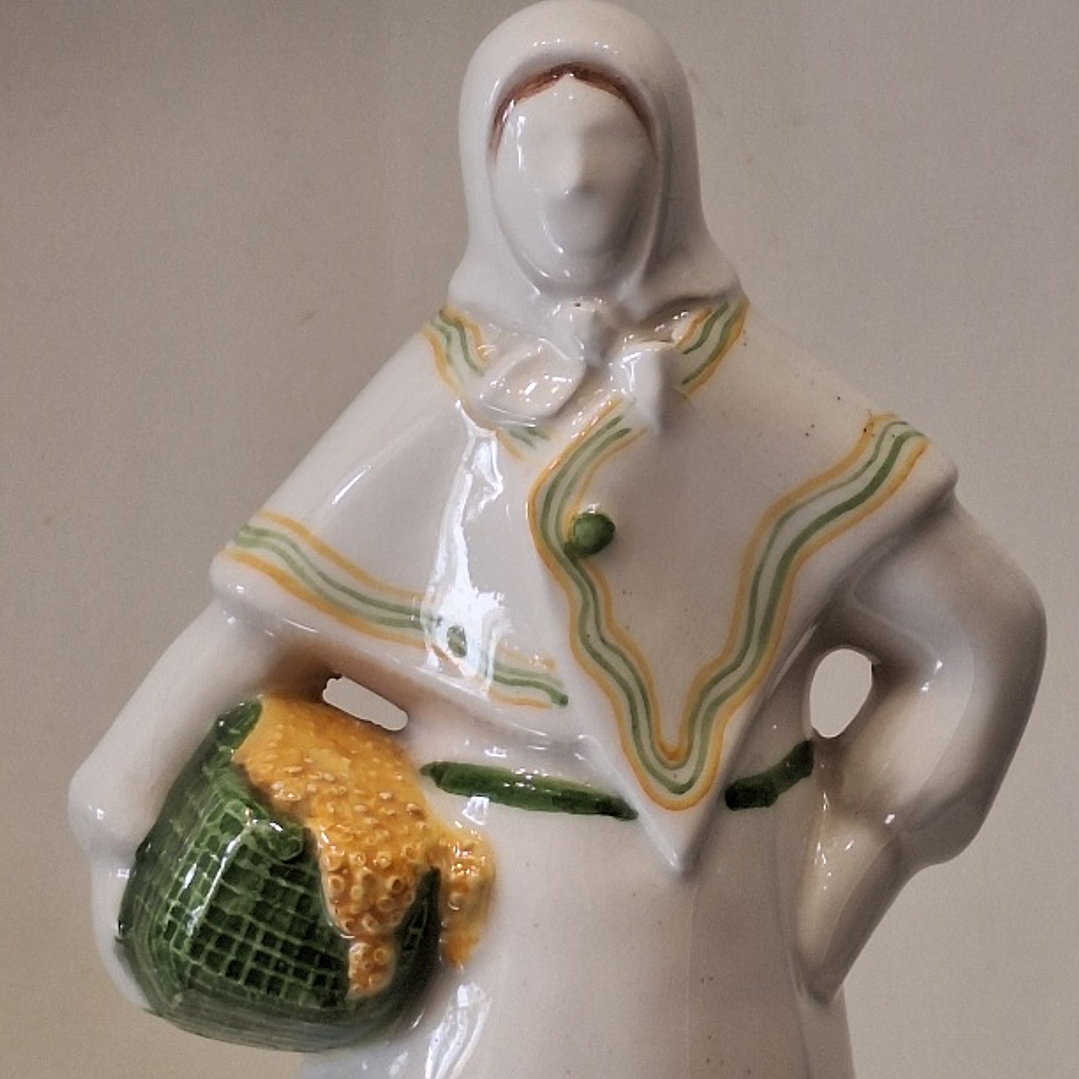 Bibelot, Varina em faiança  1