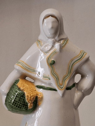 Bibelot, Varina em faiança 