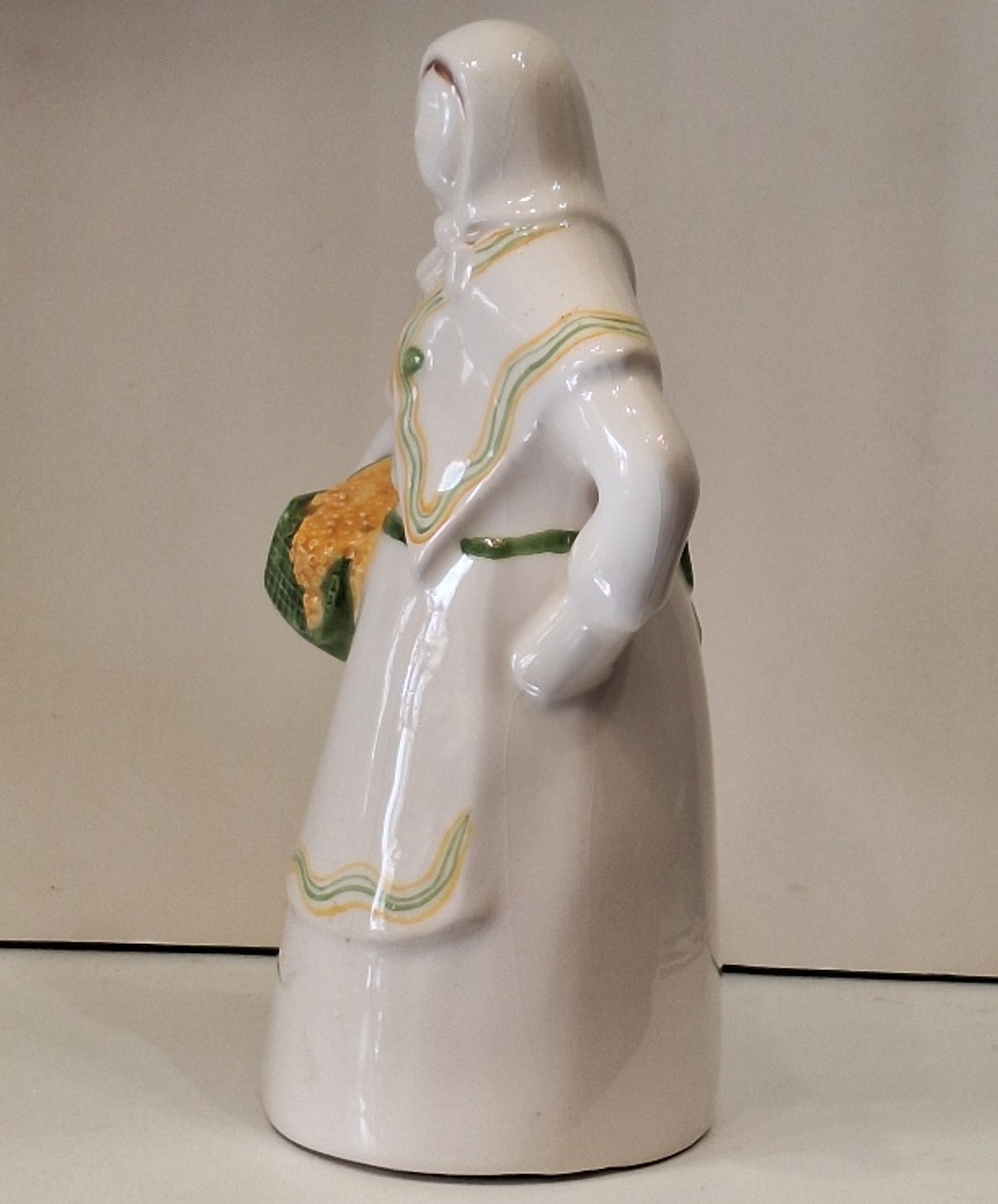 Bibelot, Varina em faiança  2