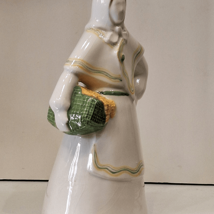 Bibelot, Varina em faiança  3