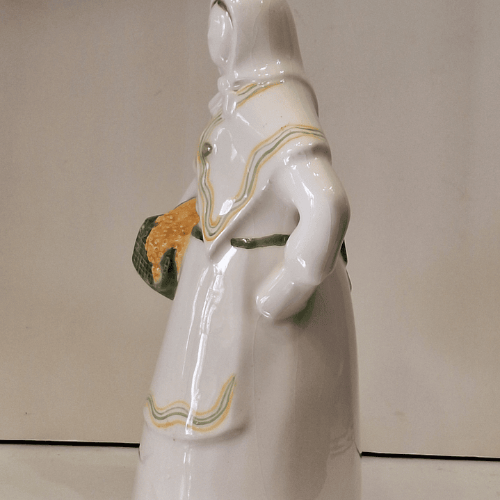 Bibelot, Varina em faiança  9