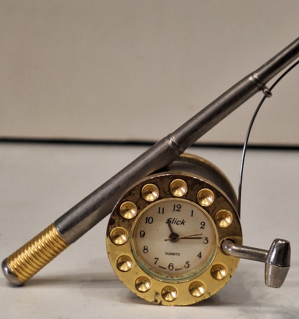Relógio miniatura, vara de pesca 2