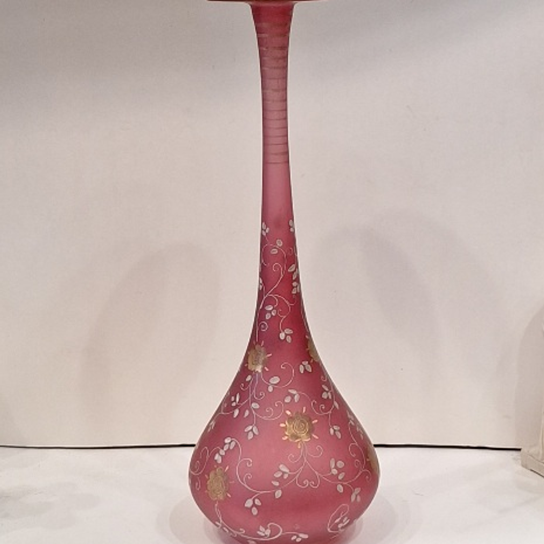 Vaso em vidro rosa, decoração floral  1