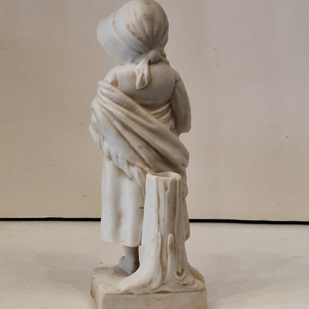 Estatueta em biscuit, tulipeira  4