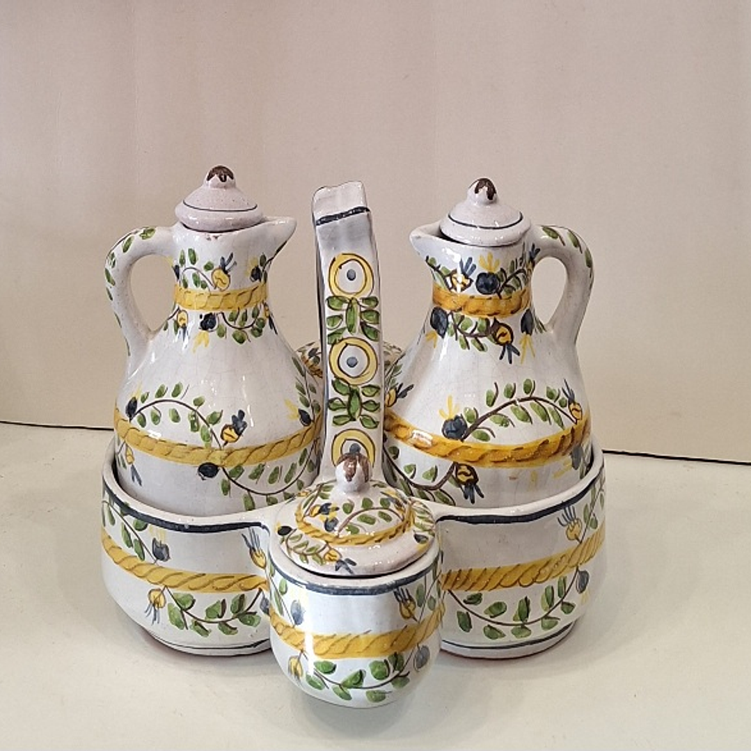 Galheteiro em faiança policromada  1