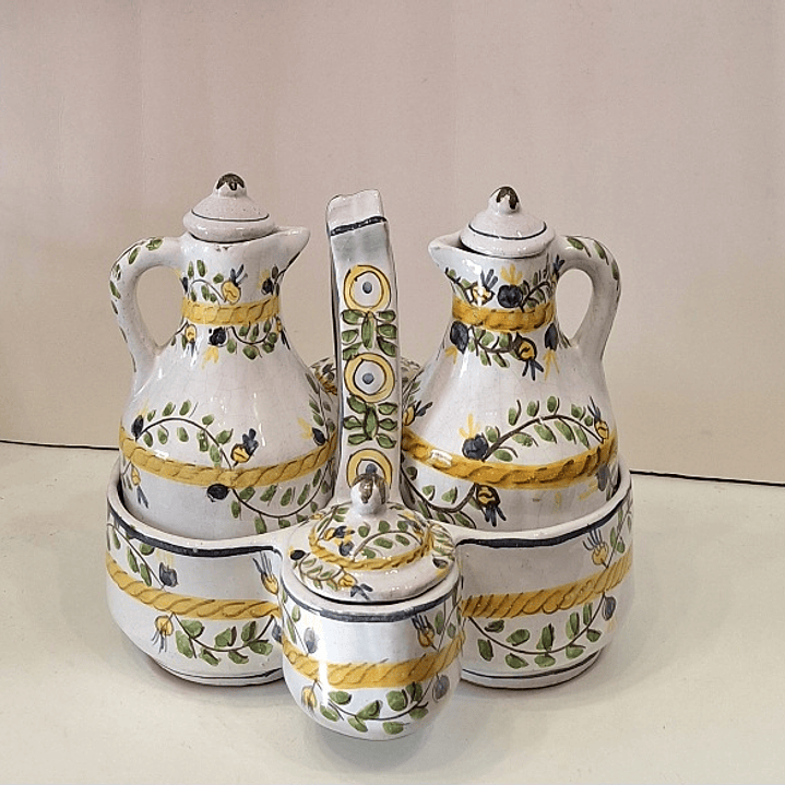 Galheteiro em faiança policromada  1