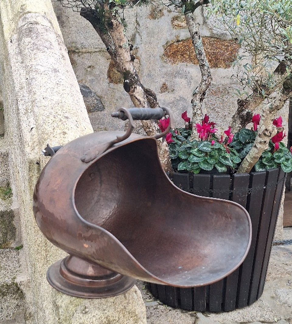 Balde de carvão / madeira em cobre 1