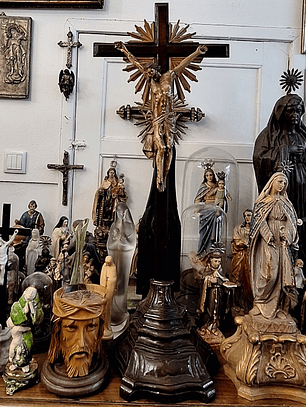 Crucifixo em madeira