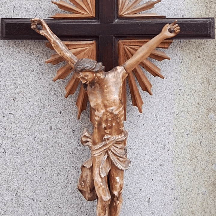 Crucifixo em madeira 2