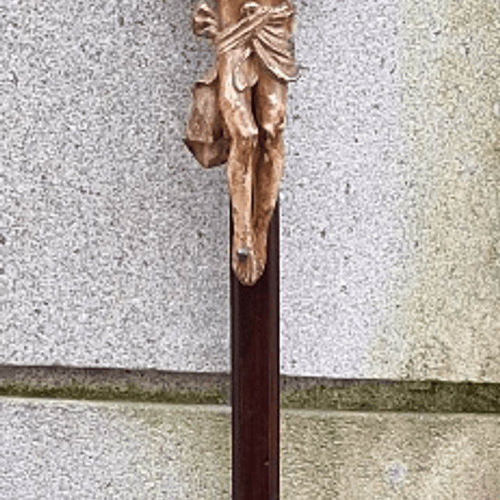 Crucifixo em madeira 4