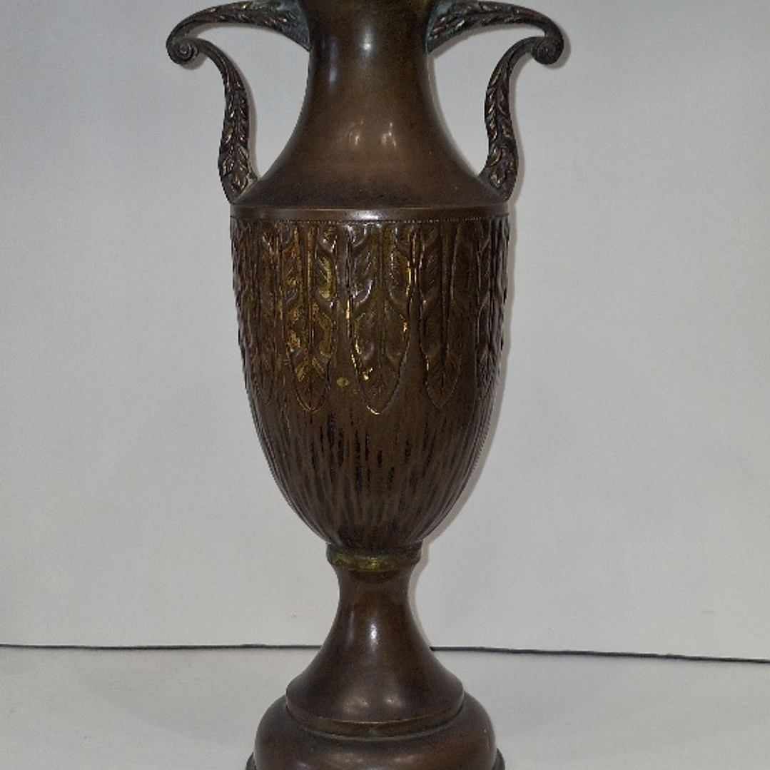 Anfora em metal patinado 2