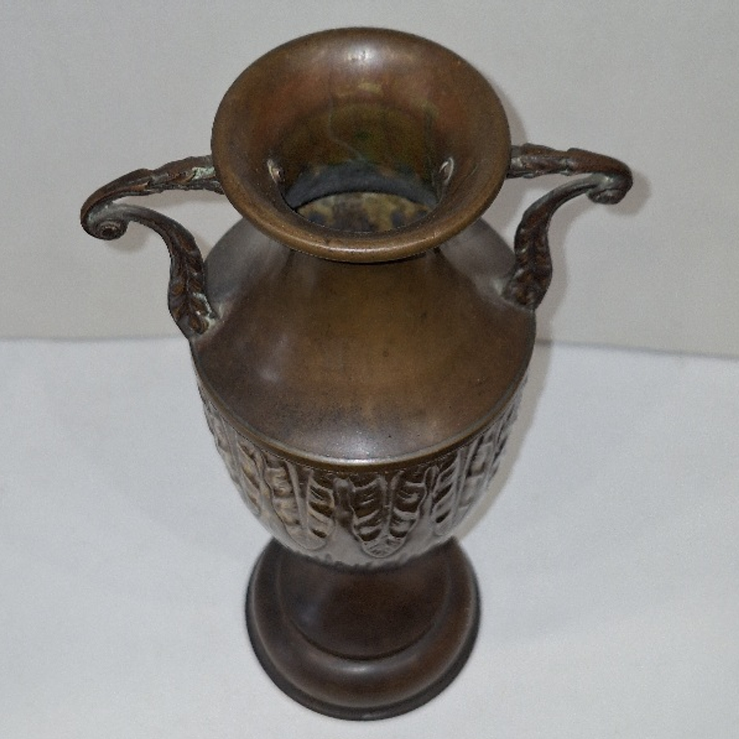 Anfora em metal patinado 3