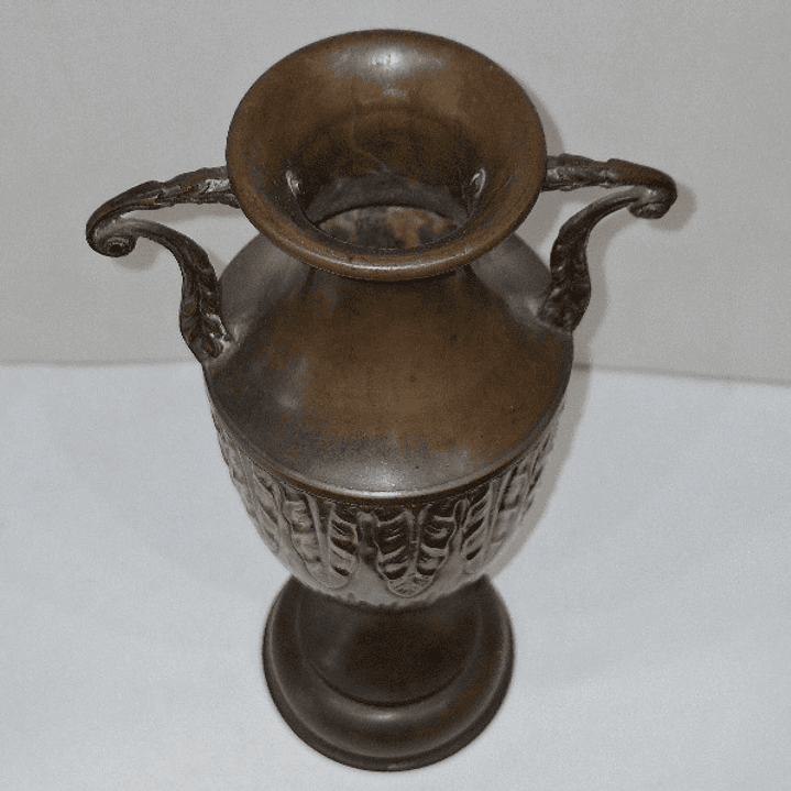 Anfora em metal patinado 3