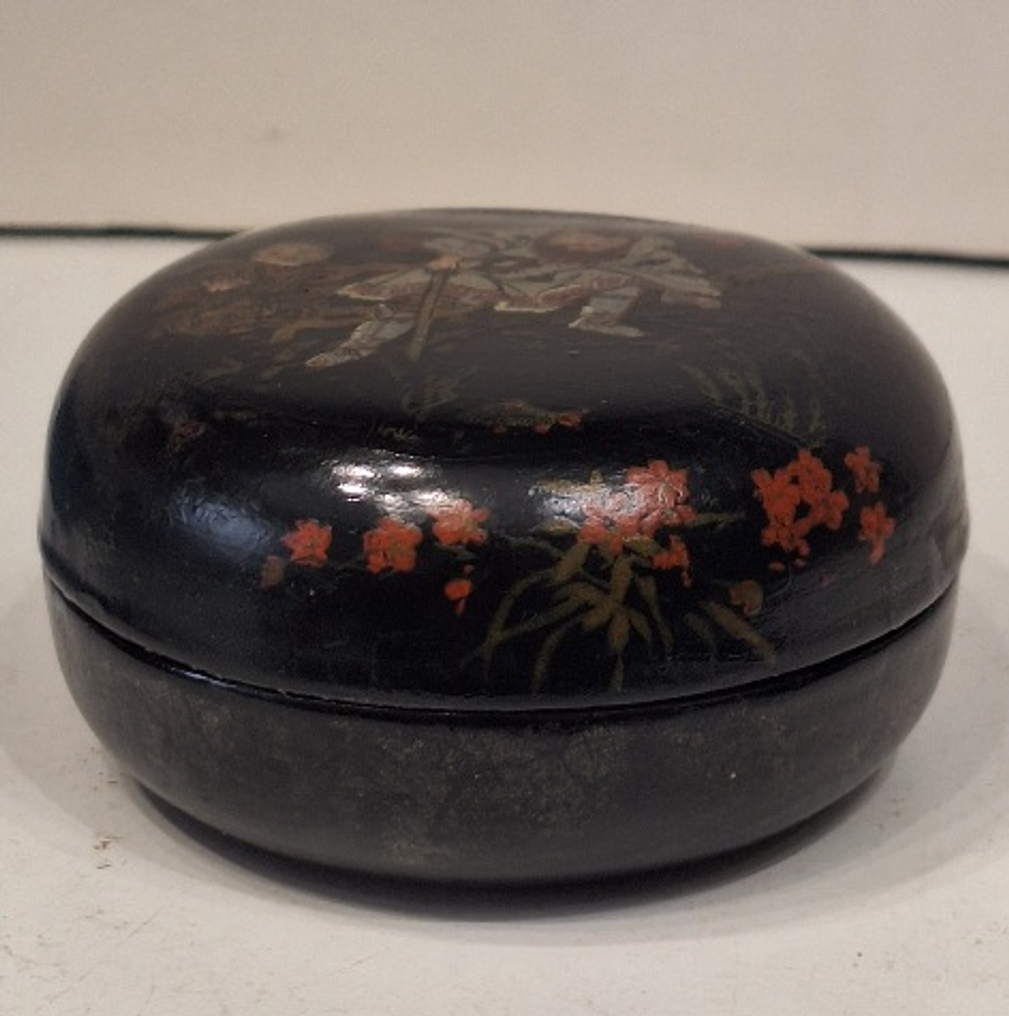 Antiga caixa em laca Japonesa  2