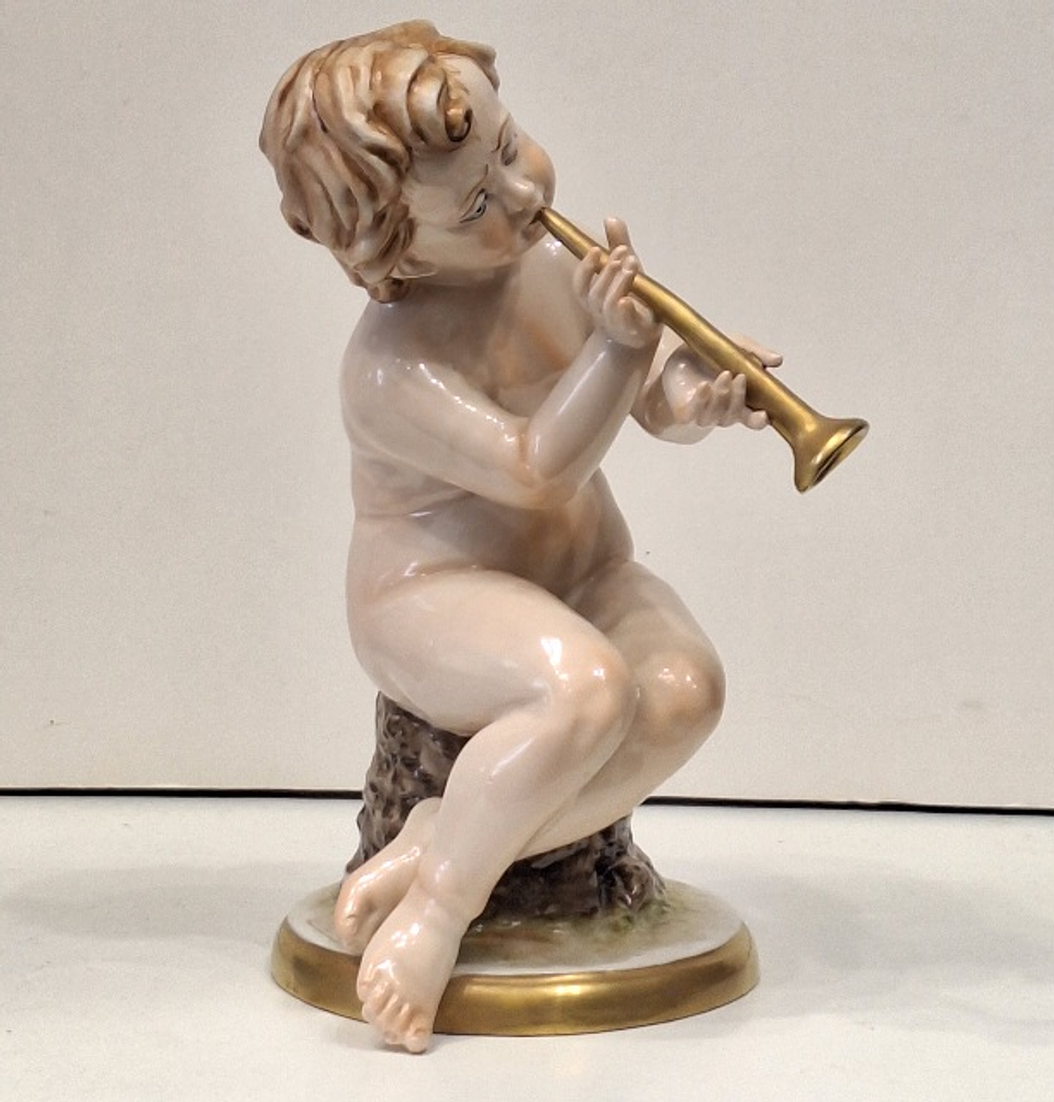 Anjo com corneta porcelana espanhola  2