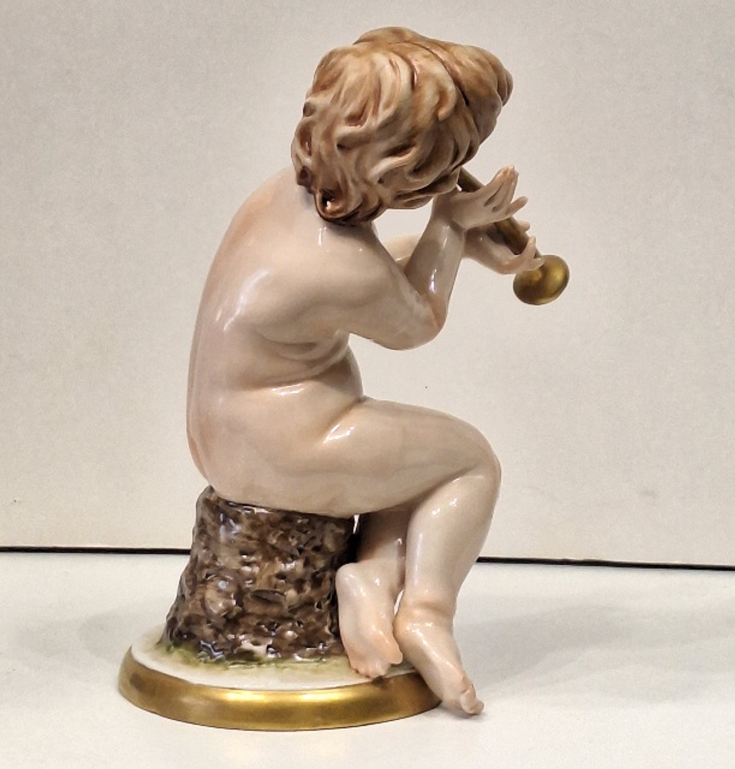 Anjo com corneta porcelana espanhola  3