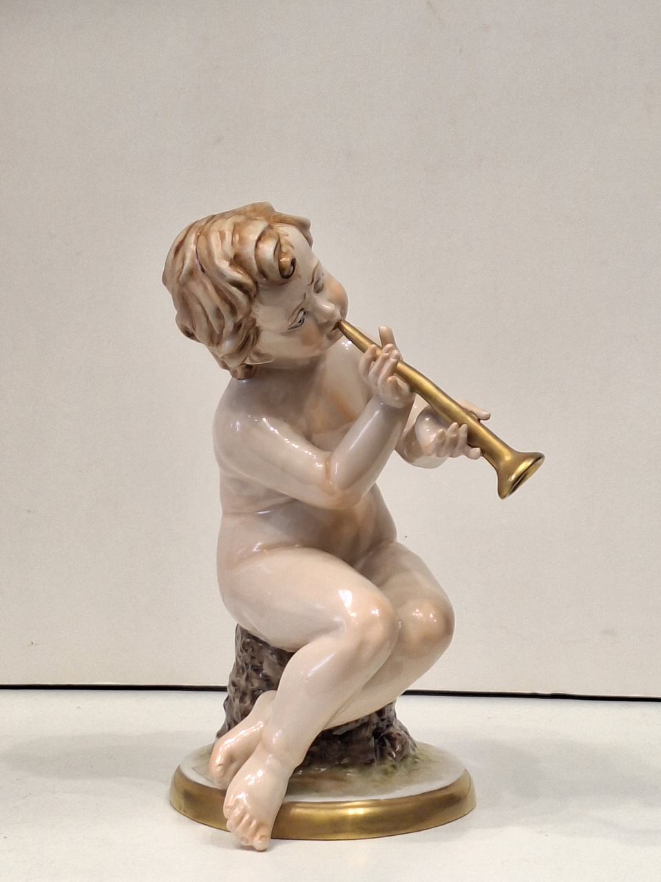 Anjo com corneta porcelana espanhola  4