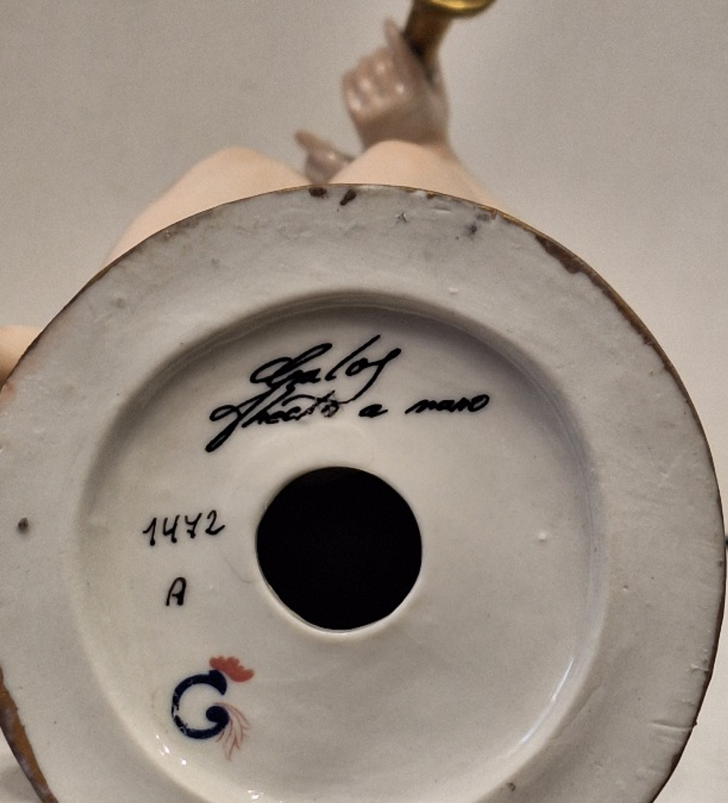 Anjo com corneta porcelana espanhola  6