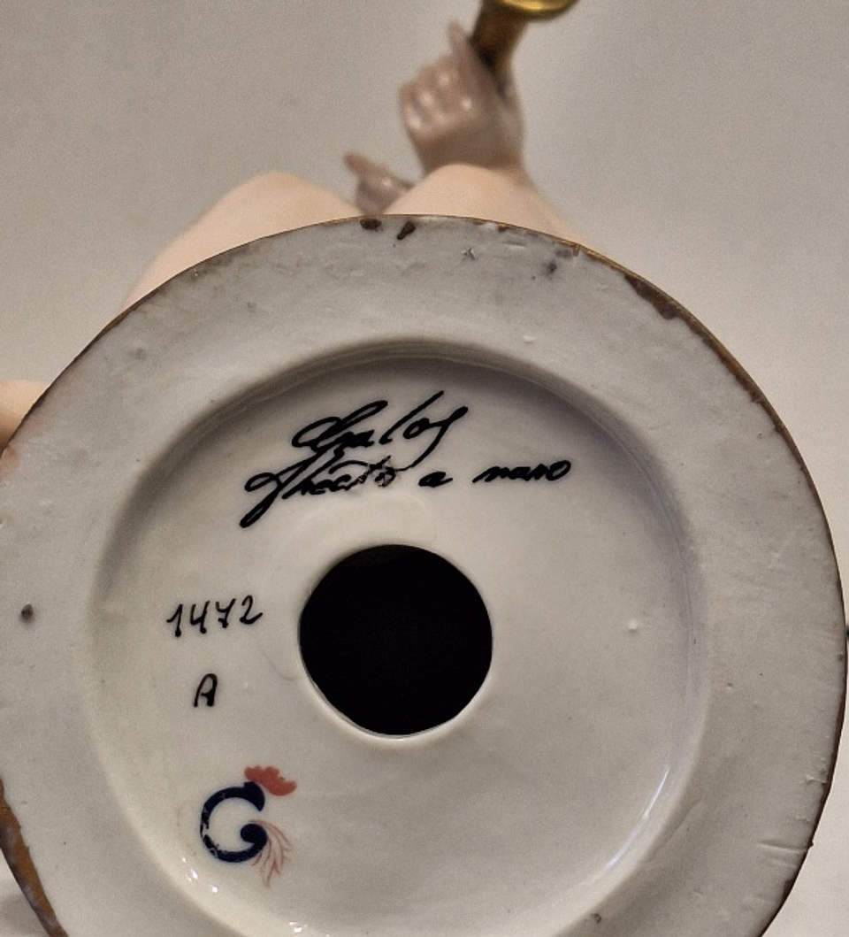 Anjo com corneta porcelana espanhola  6