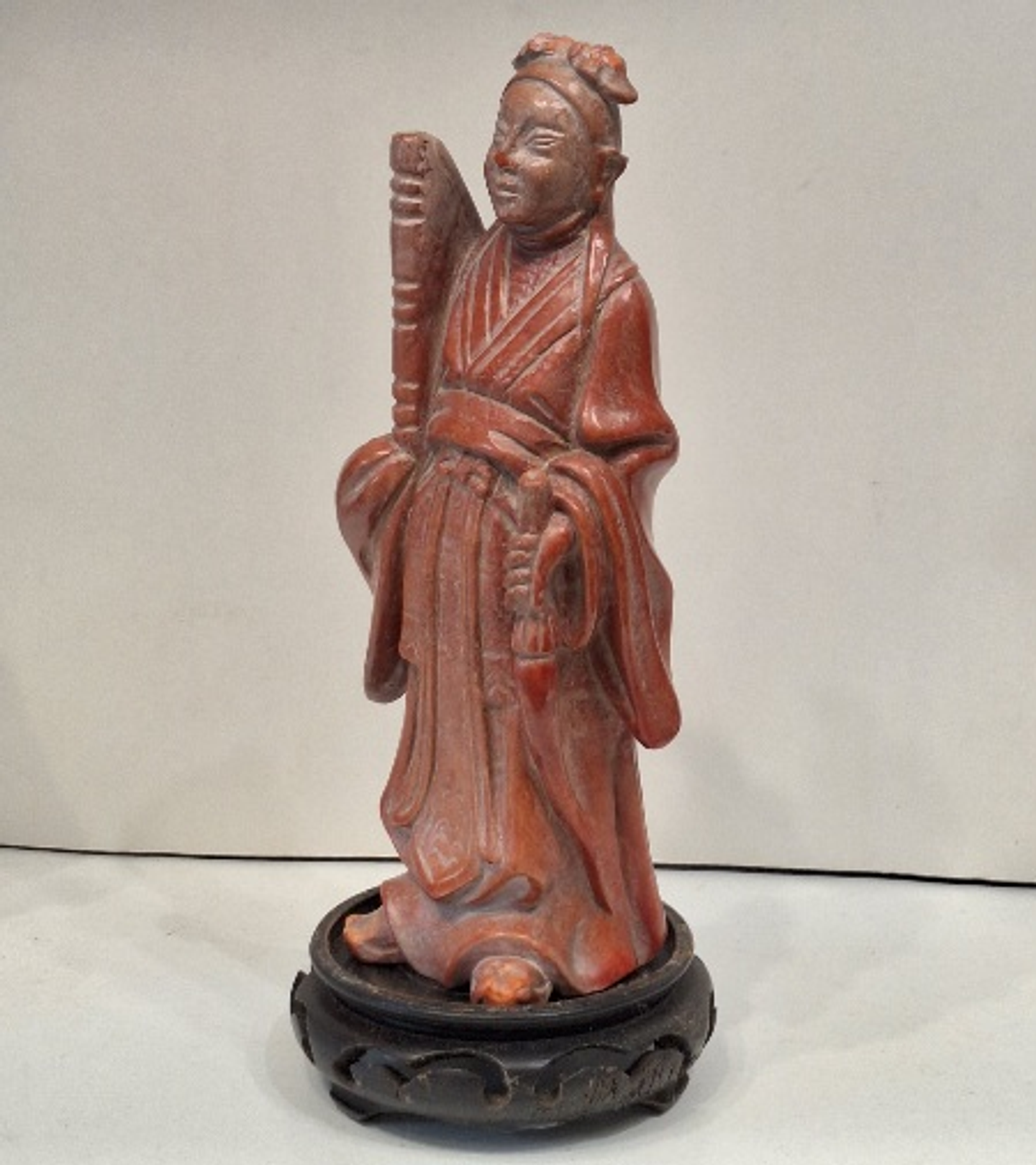 Escultura asiática em pedra sabão coral 3