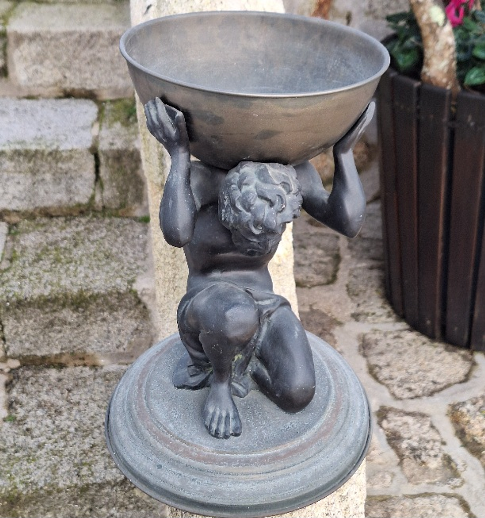 Escultura em petit-bronze 