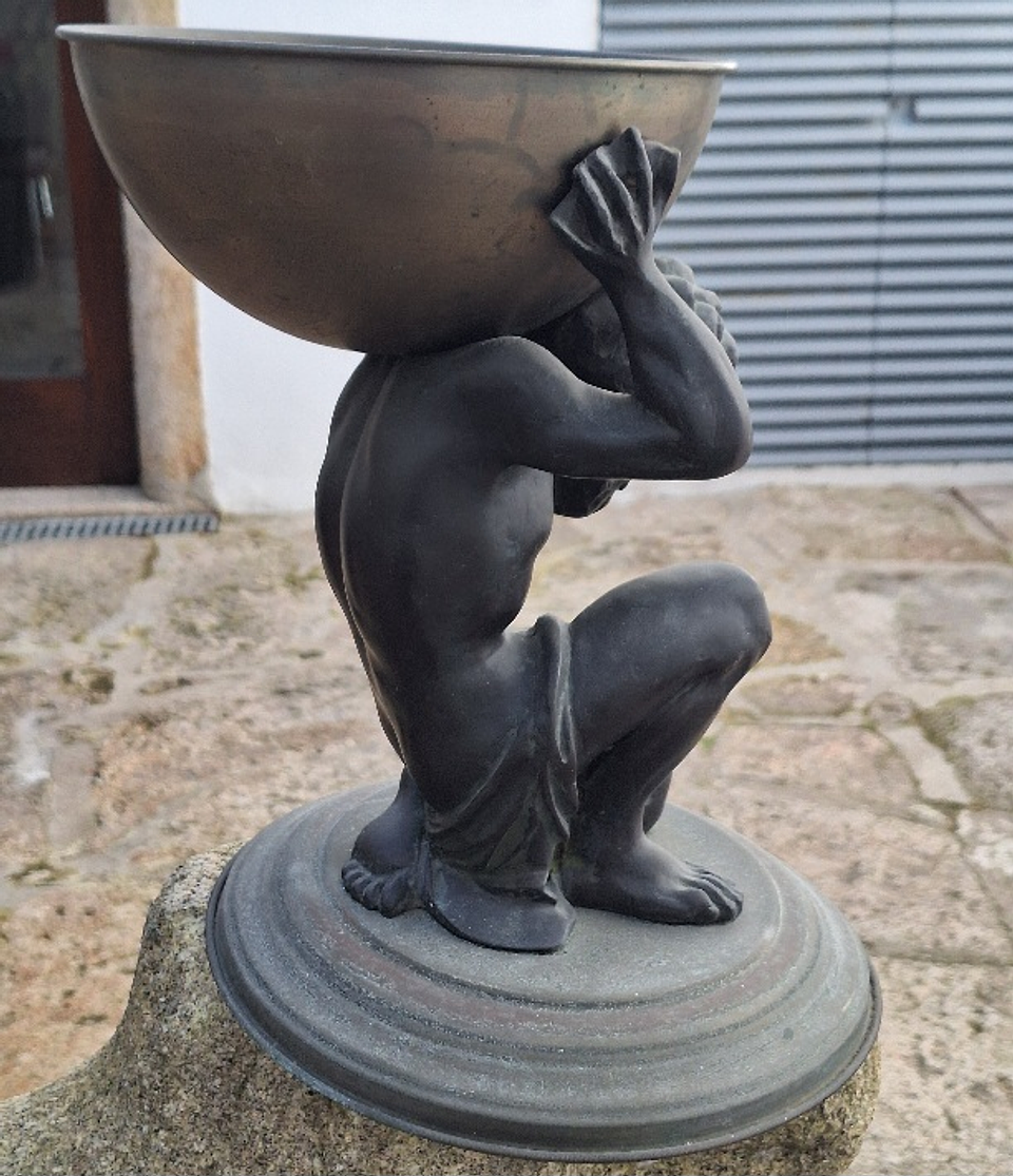 Escultura em petit-bronze 