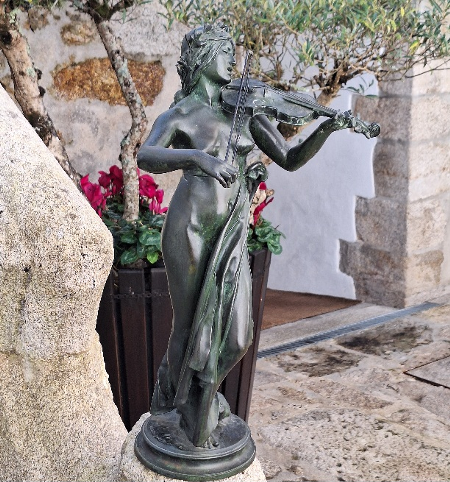 Eugène Delaplanche, escultura La Musique 5