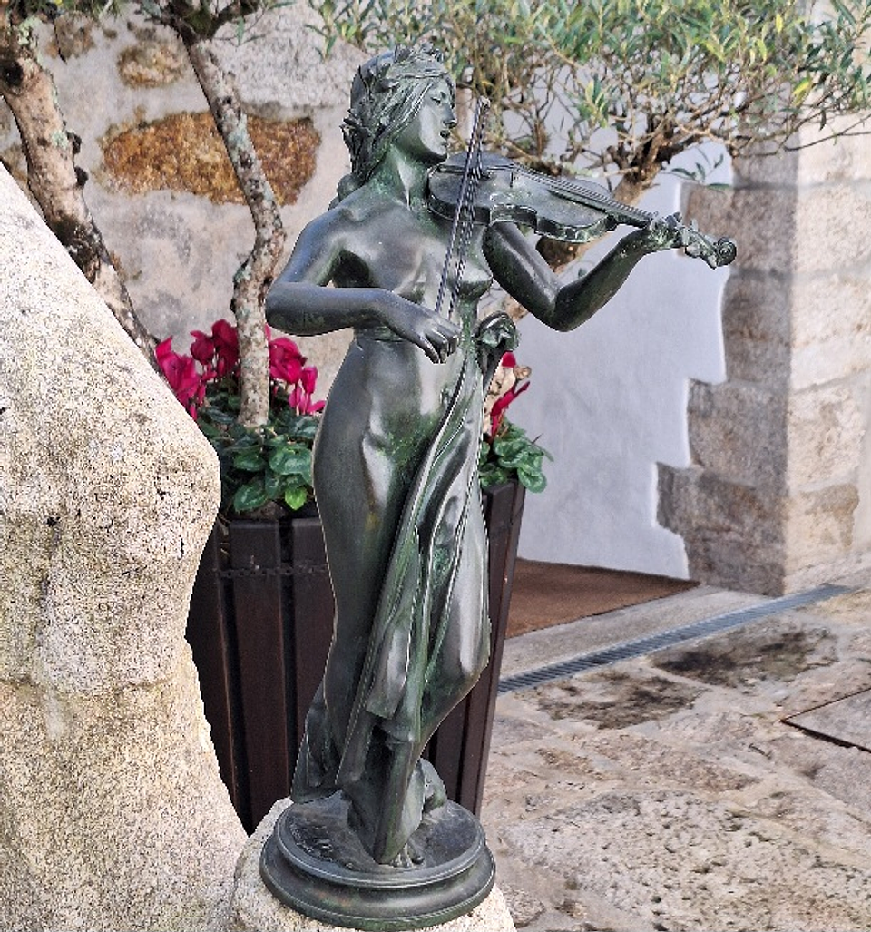 Eugène Delaplanche, escultura La Musique 12