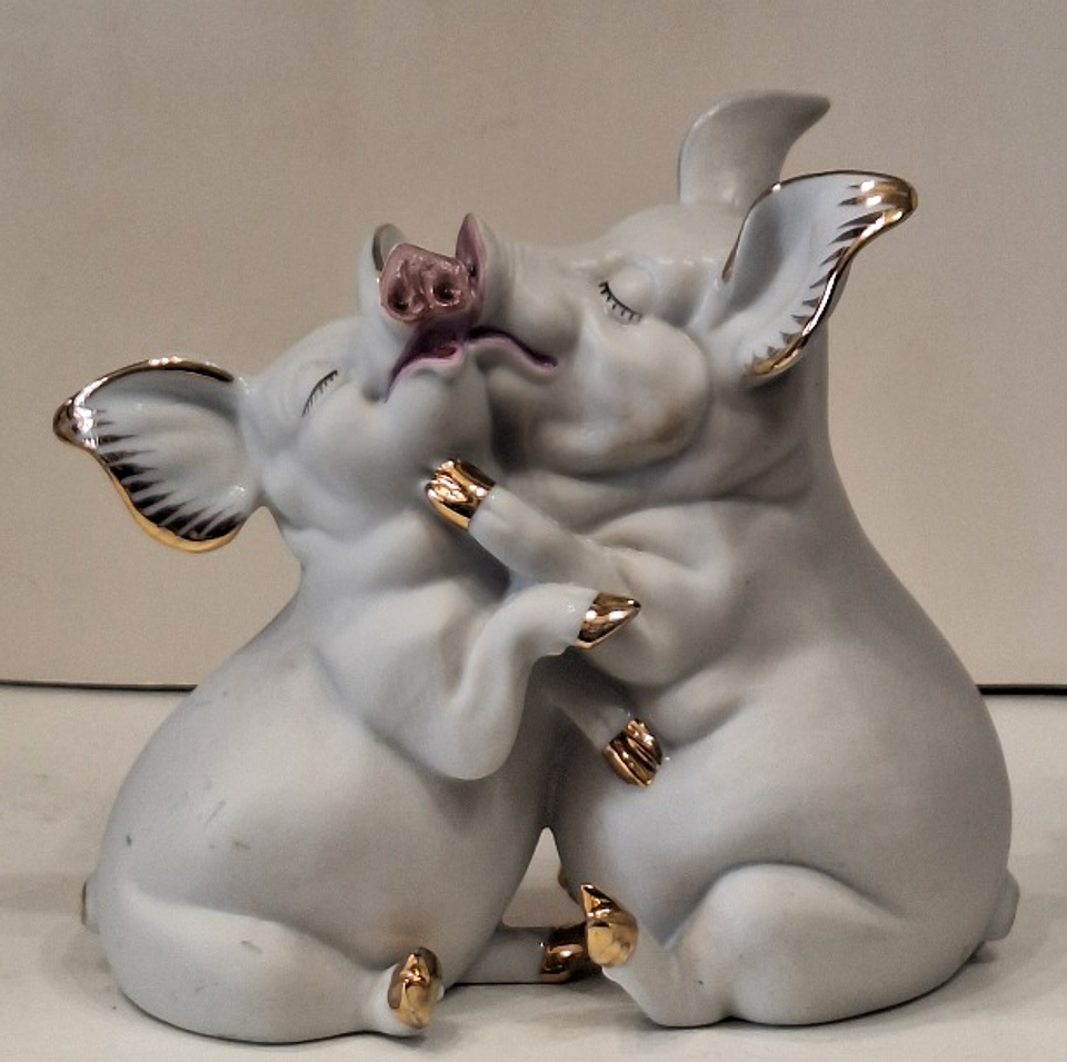 Porcos apaixonados em biscuit  1