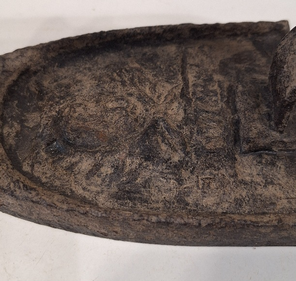 Antigo ferro de engomar  5