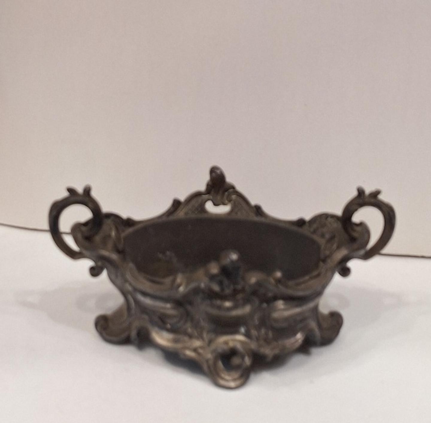 Floreira em zamak. Luis XV 2