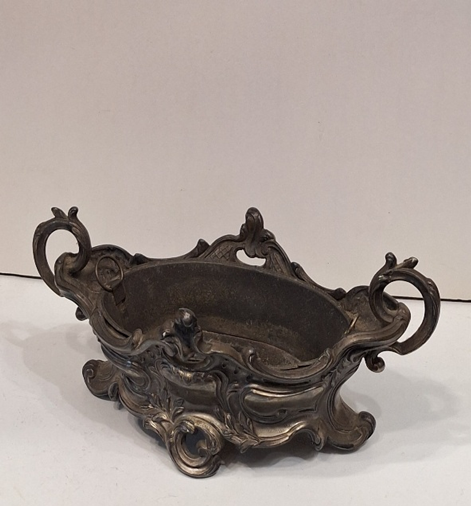 Floreira em zamak. Luis XV 3