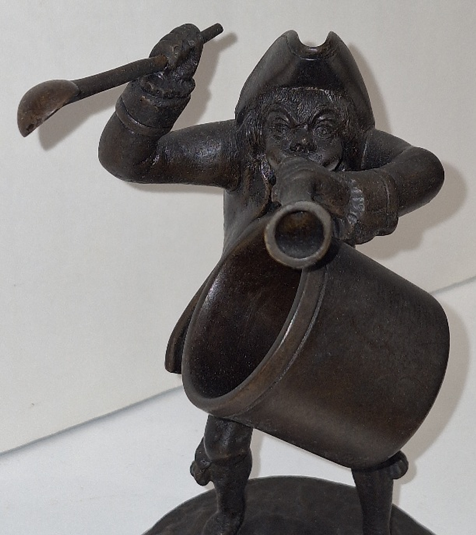 Hora do rancho. Sopeiro militar em bronze  2