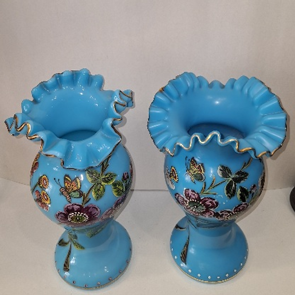 Par de vasos em opalina azul 2