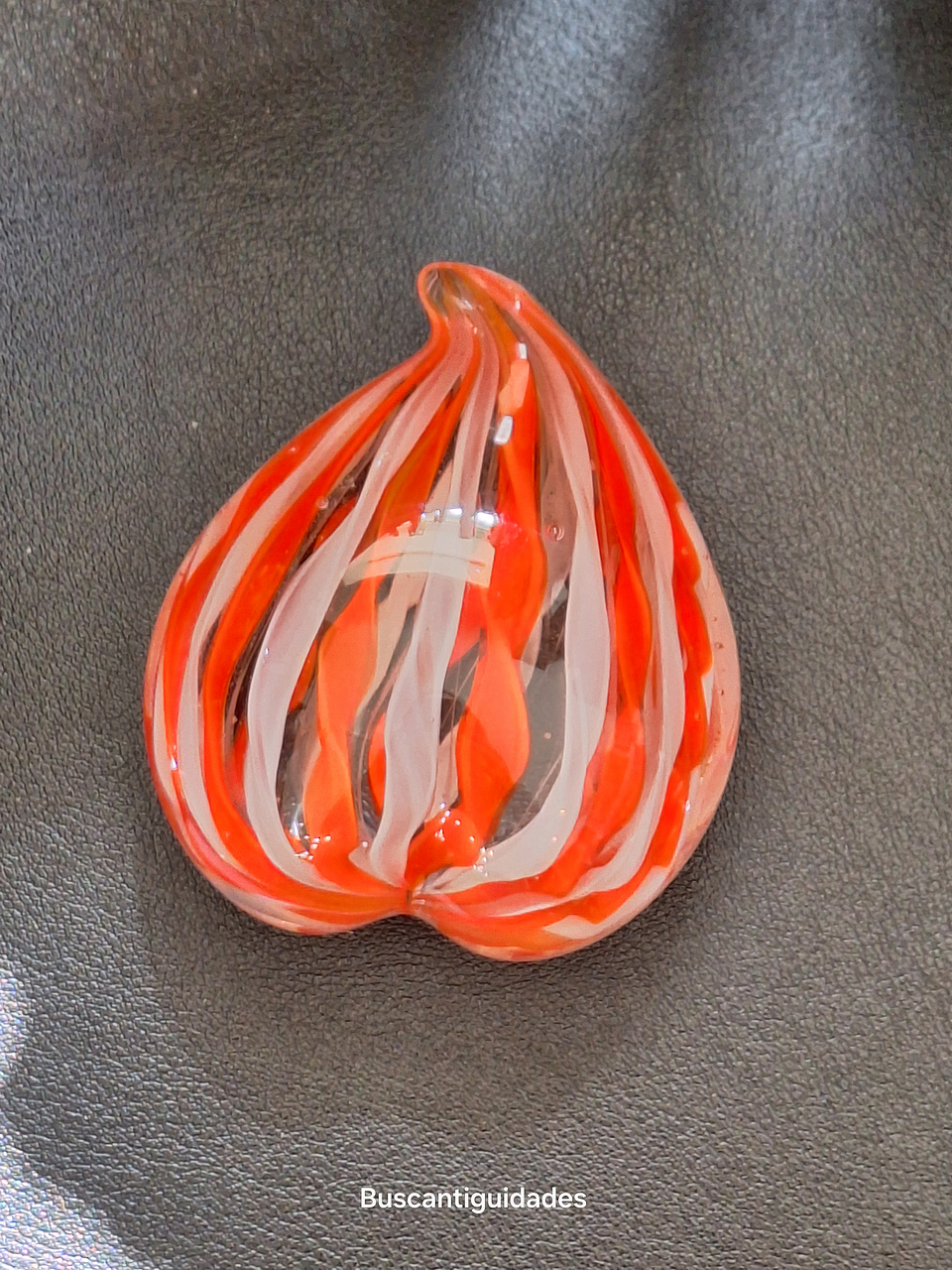 Pisa-papéis em cristal  2