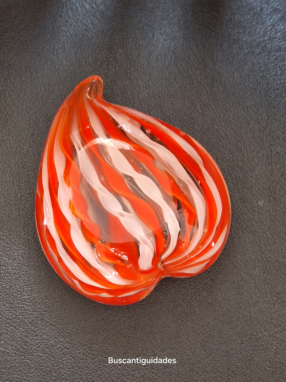 Pisa-papéis em cristal  3