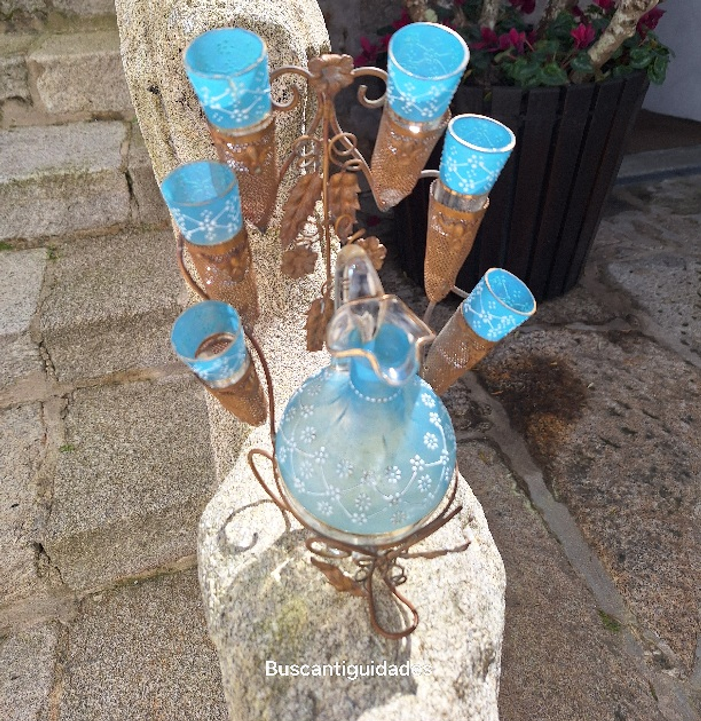 Antigo Licoreiro com seis copos  1