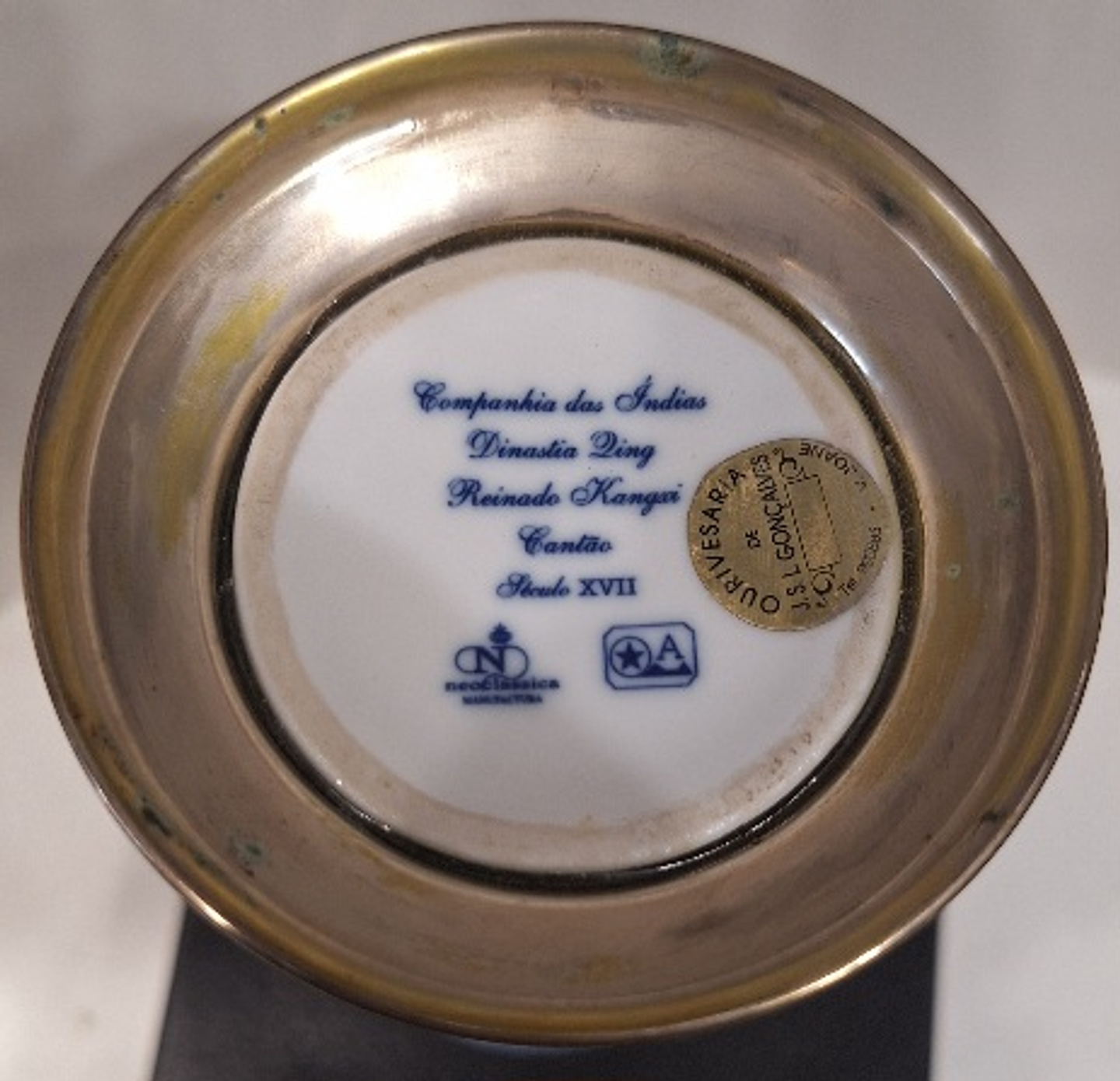 Vaso de porcelana Neoclássica com base em prata 4