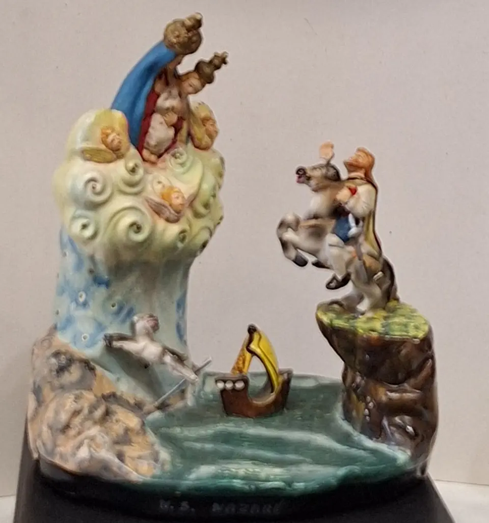 Estatueta em faiança, N. S. Nazaré  1