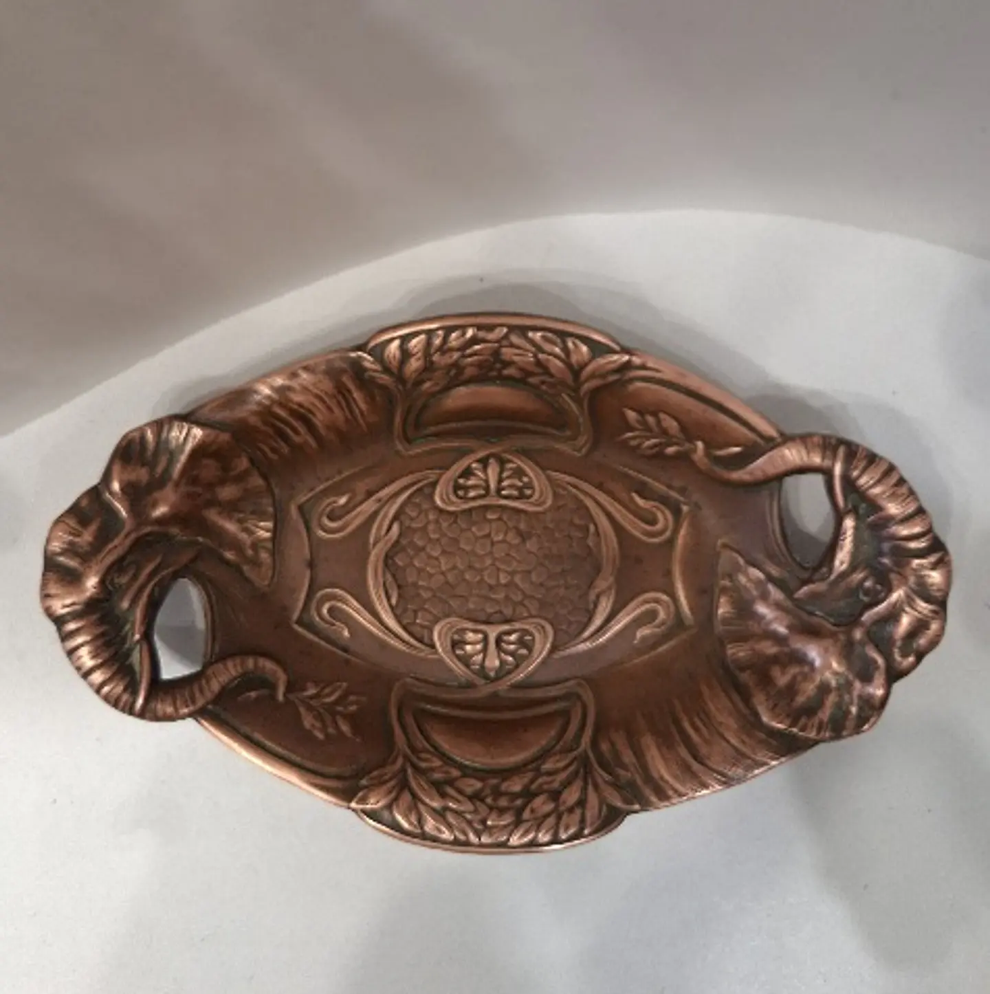 Bilheteira  art nouveau em cobre, elefante 1