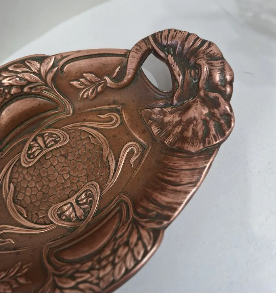 Bilheteira  art nouveau em cobre, elefante 3