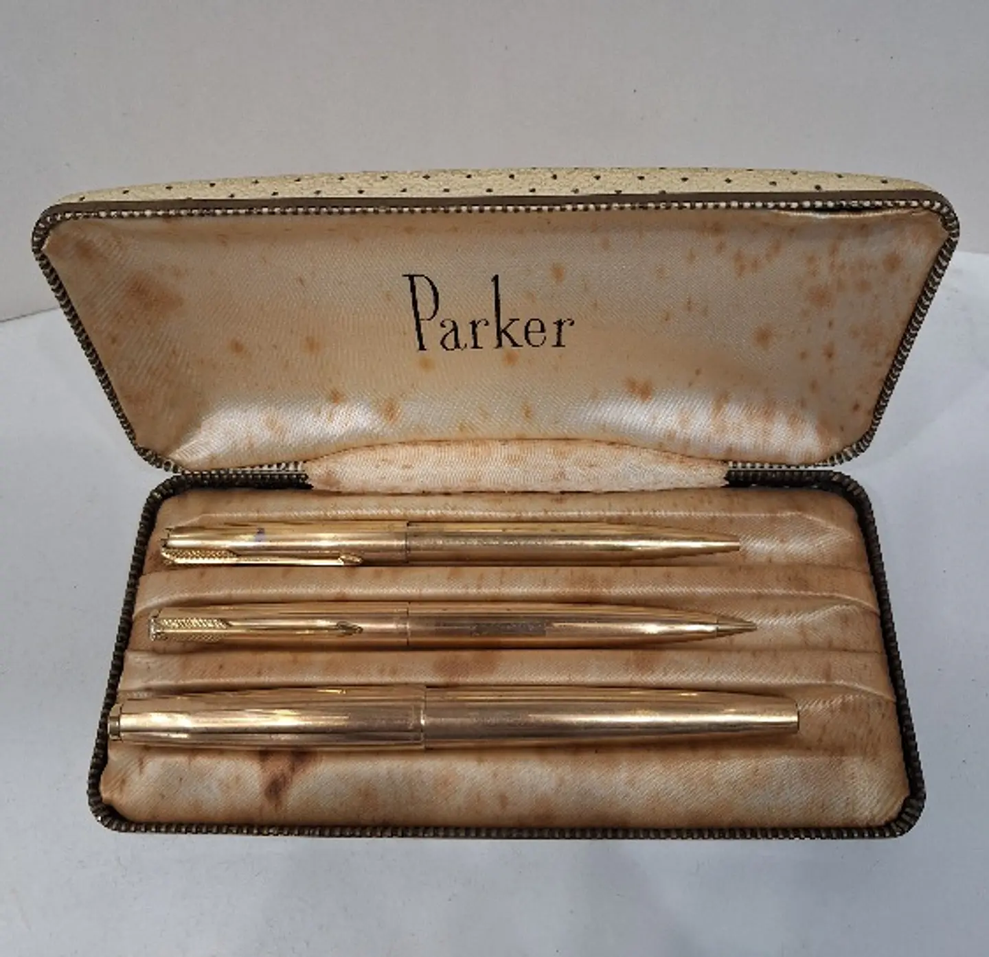 Parker 61 USA, com estojo original  1