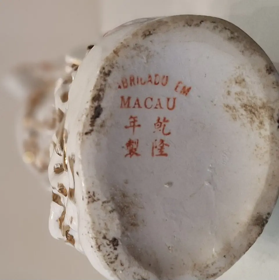 Estatueta em porcelana - Buda sorridente  6