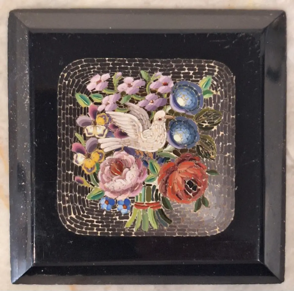 Micromosaico, Flores com pomba branca 1