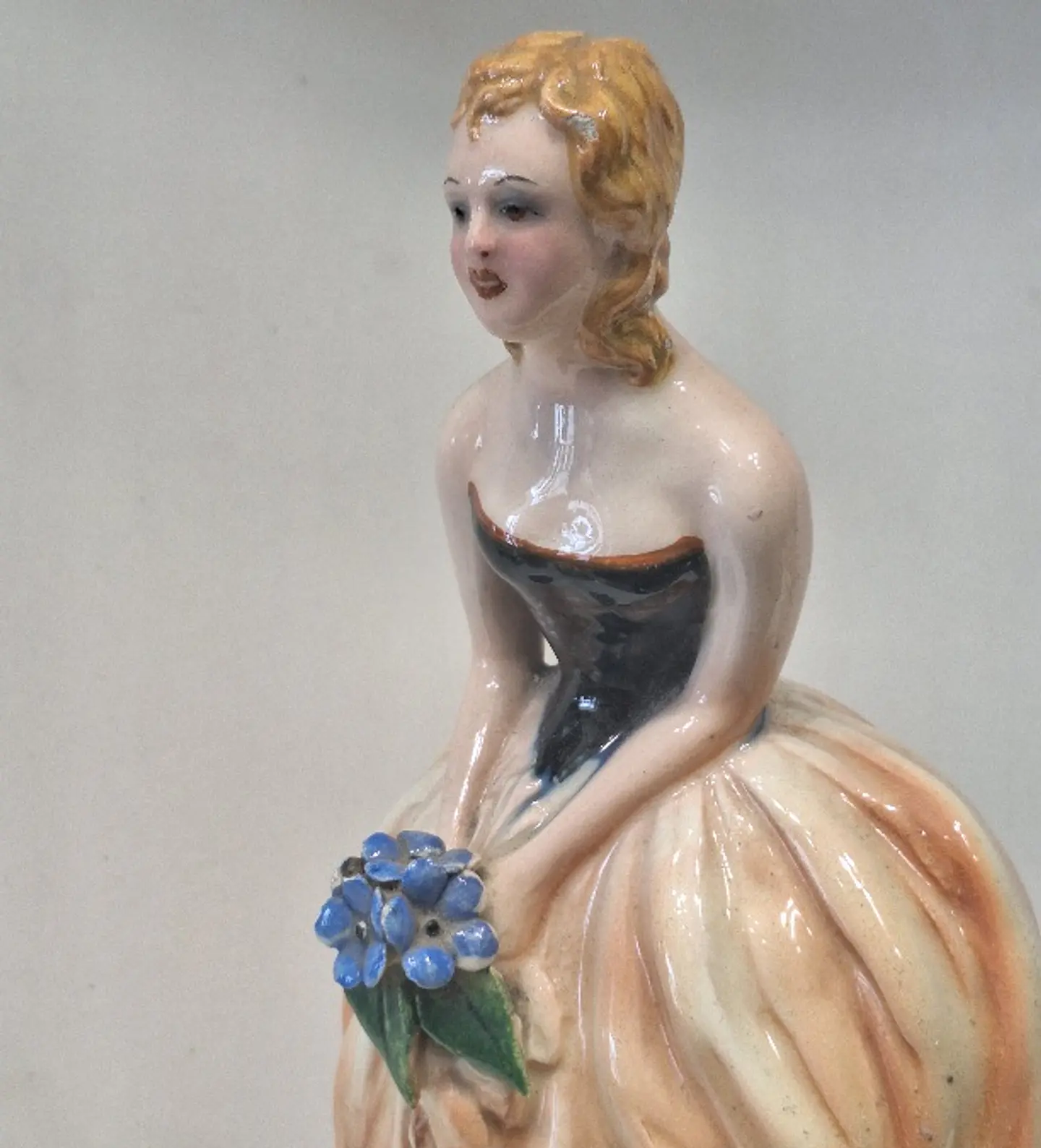 Estatueta em faiança, arte Déco  3