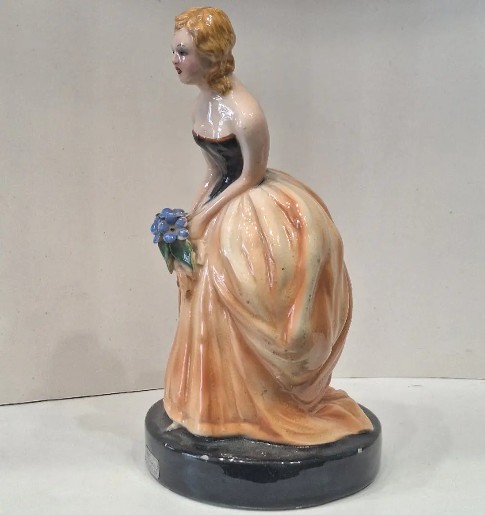 Estatueta em faiança, arte Déco  8