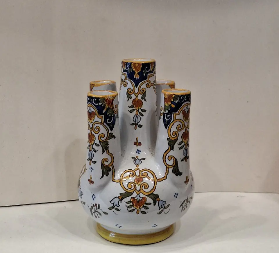 Vaso em faiança francesa de Rouen com brasão de Le Pouliguen 5