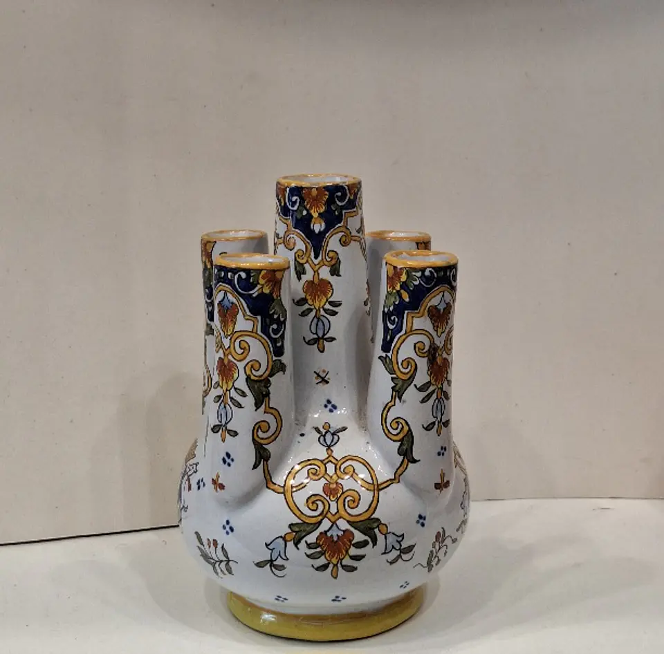 Vaso em faiança francesa de Rouen com brasão de Le Pouliguen 4