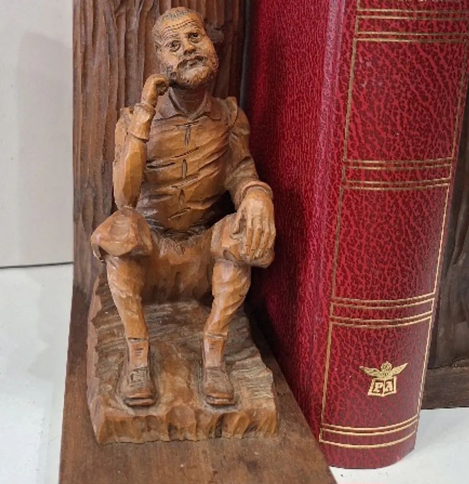 Suporte de livros, bookends, representando Dom Quixote e  Sancho Pança  4