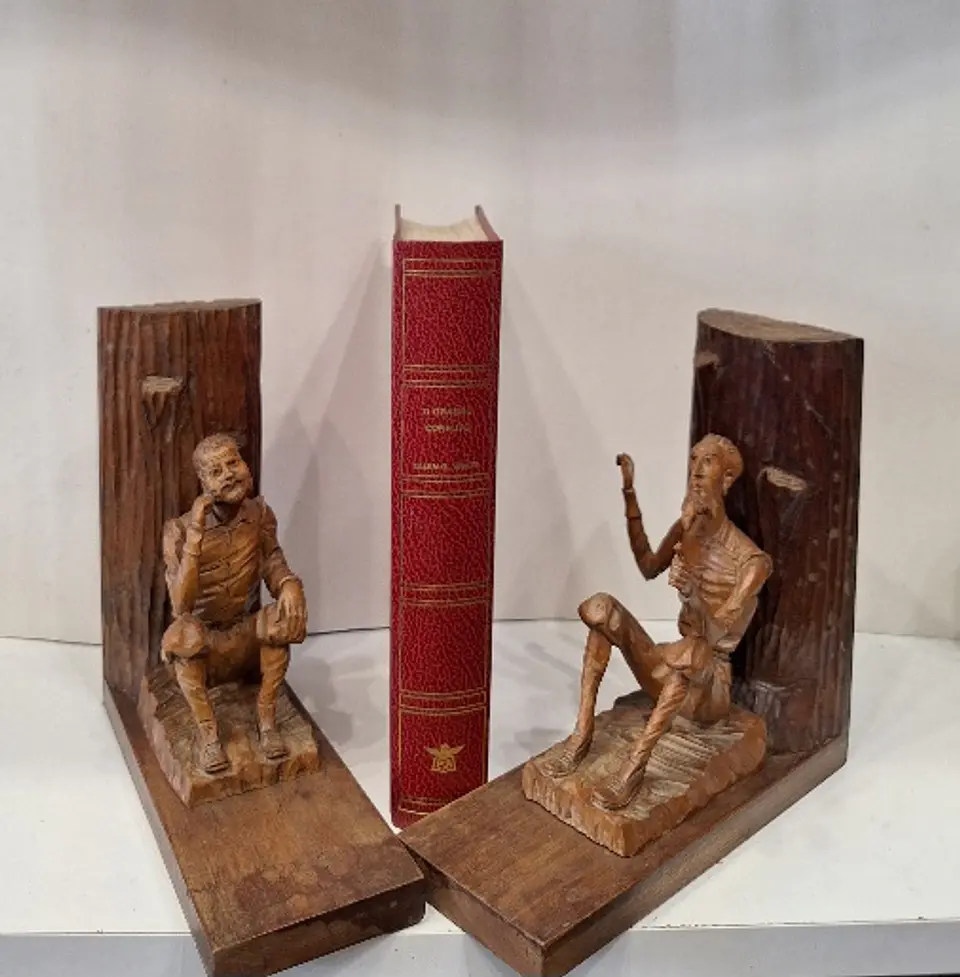 Suporte de livros, bookends, representando Dom Quixote e  Sancho Pança  2